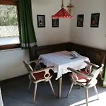 Alojamento de Acomodação e Pequeno-almoço Wieselmuehle Forellenhof Grünau im Almtal