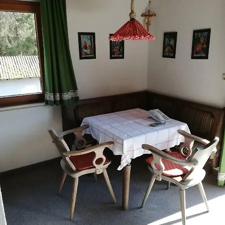 فندق مبيت وإفطار Wieselmuehle Forellenhof Grünau im Almtal